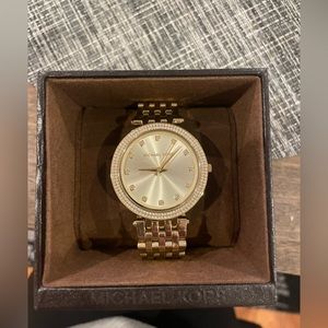 Michael Kors gold watch-battery needs to be replaced but good condition!!
